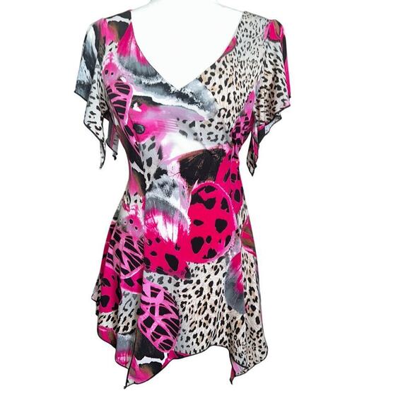 Bali Tops - Y2k pink cheetah print handkerchief top sz m